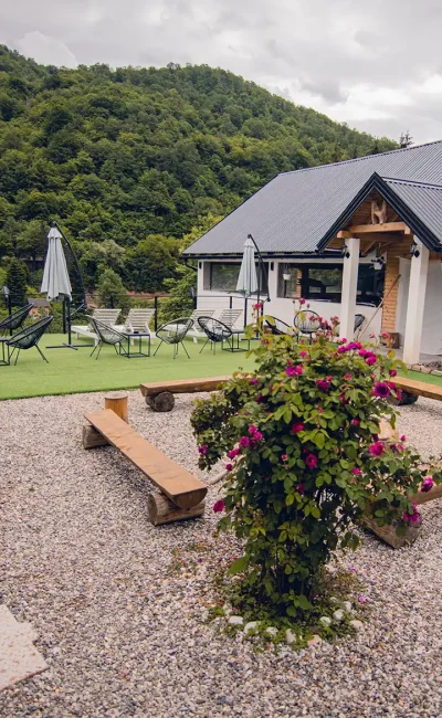 adventure-tara-kontakt-cover